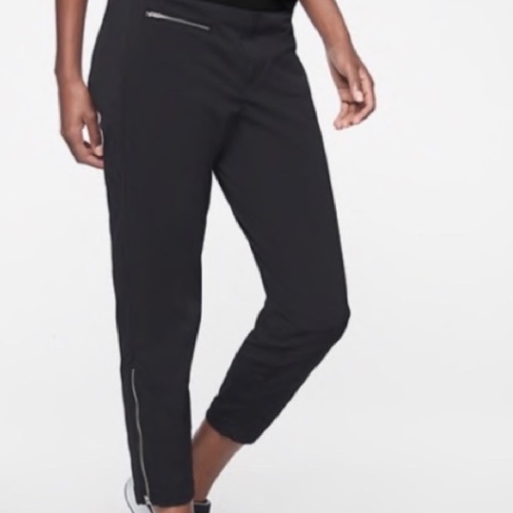 Athleta Mod Trekkie Crop